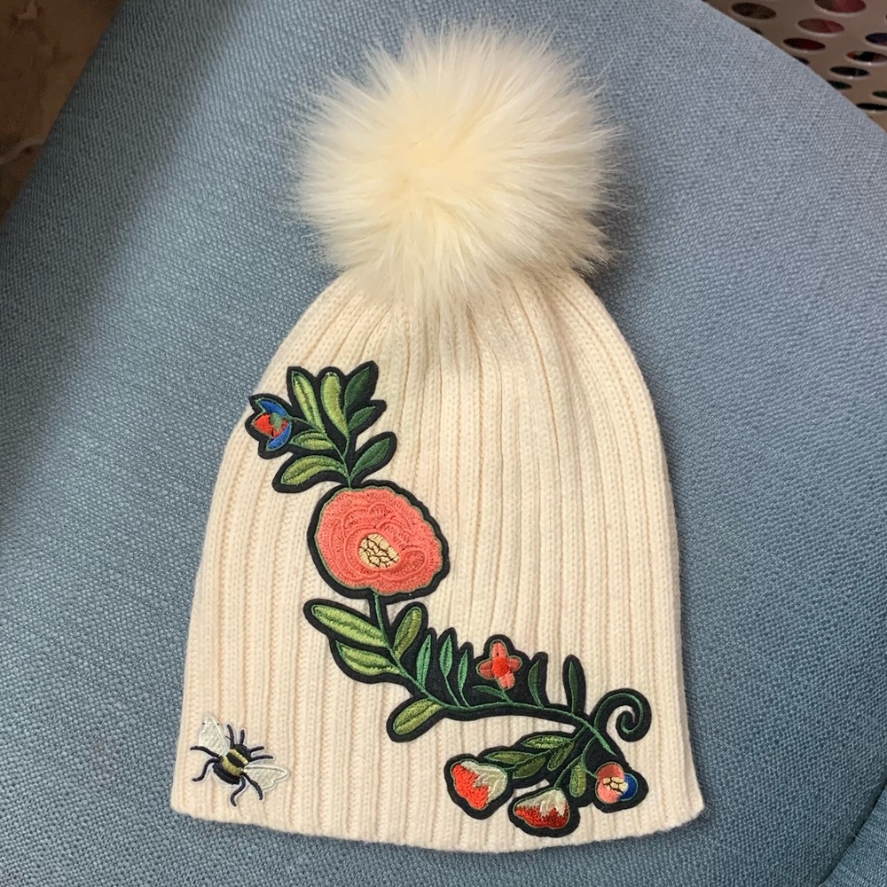 NWOT floral patch knit hat with pom pom